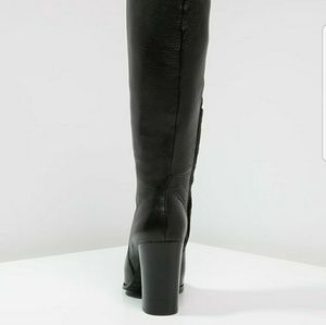 Kennth Cole boots size 10 boots