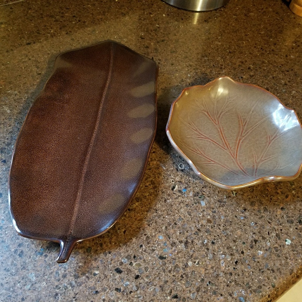 Pair of Ceramic Leaf Tray and Shallow Bowl