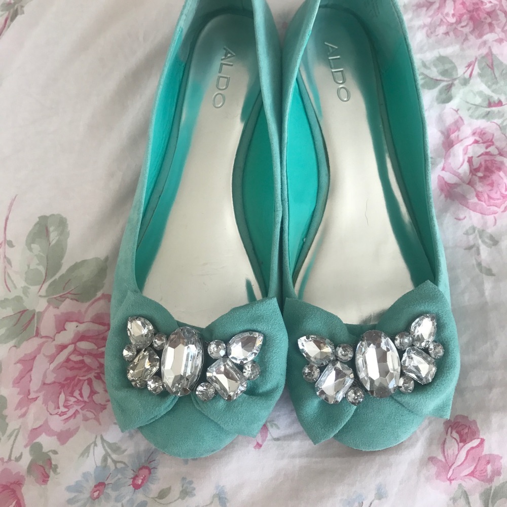 WOMAN'S FANCY FLATS