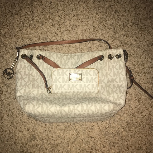 Authentic Michael Kors handbag with wristlet - Picture 1 of 4