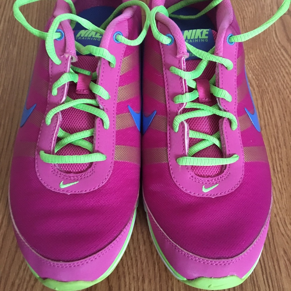 Women’s Nike sneakers