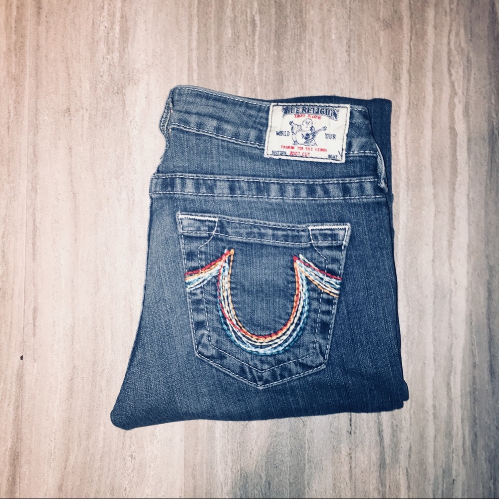 TRUE RELIGION BOOT CUT JEANS (PRICE IS NEGOTIABLE)