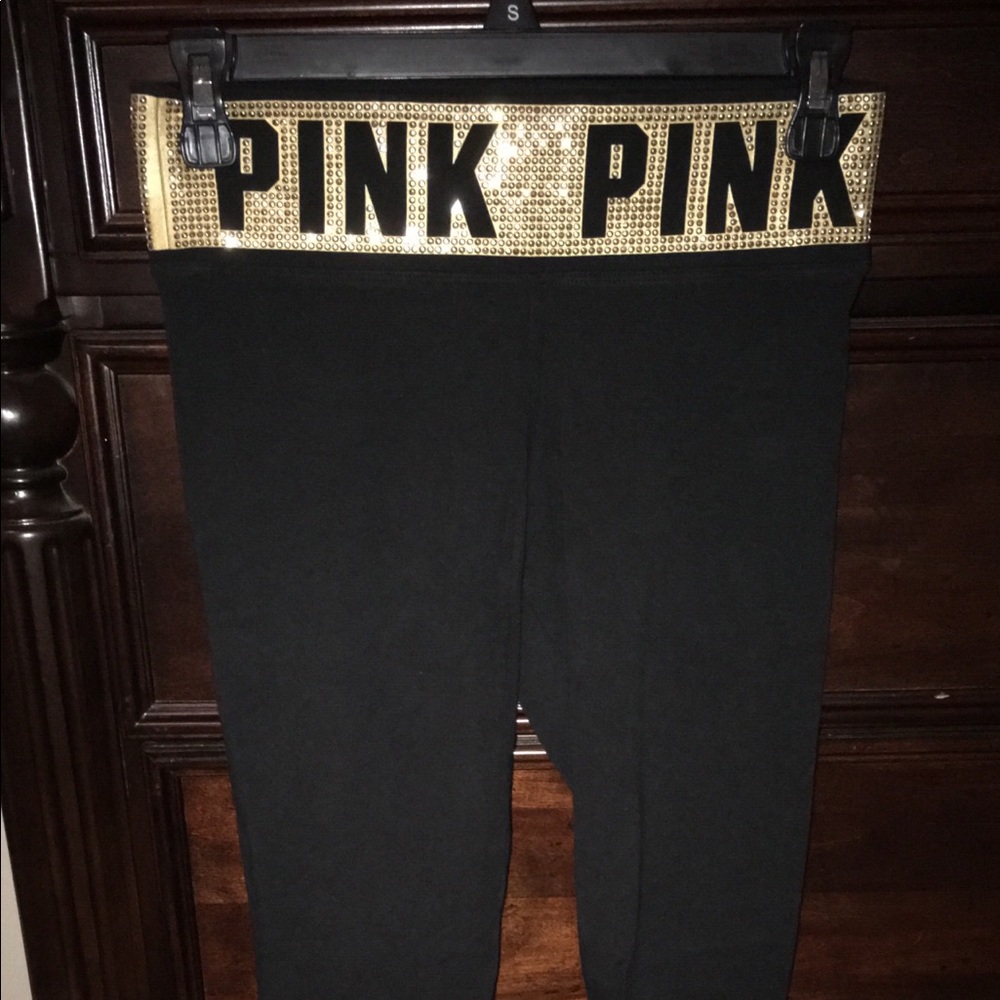 VS yoga pants