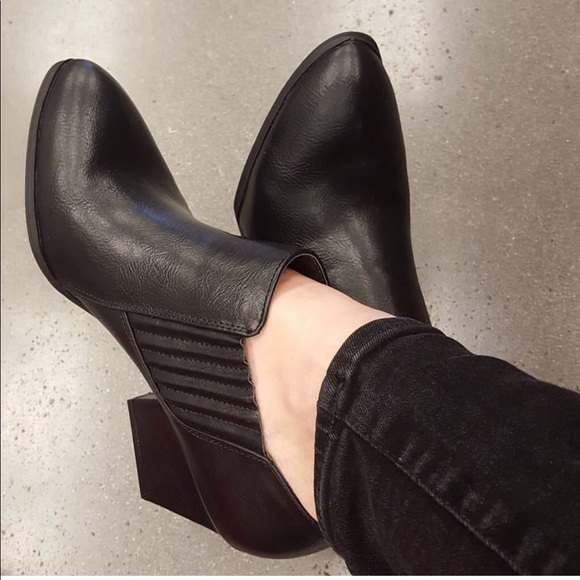 Charcoal Gray Pointy Toe Block Heel Ankle Booties - Picture 2 of 3