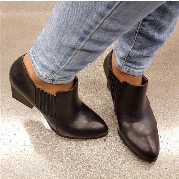 Charcoal Gray Pointy Toe Block Heel Ankle Booties - Picture 3 of 3
