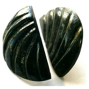 Vintage 1980s black carved stone earrings
