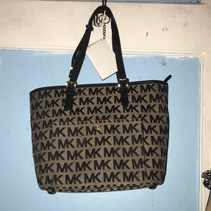 PRICE DROP:MK Purse