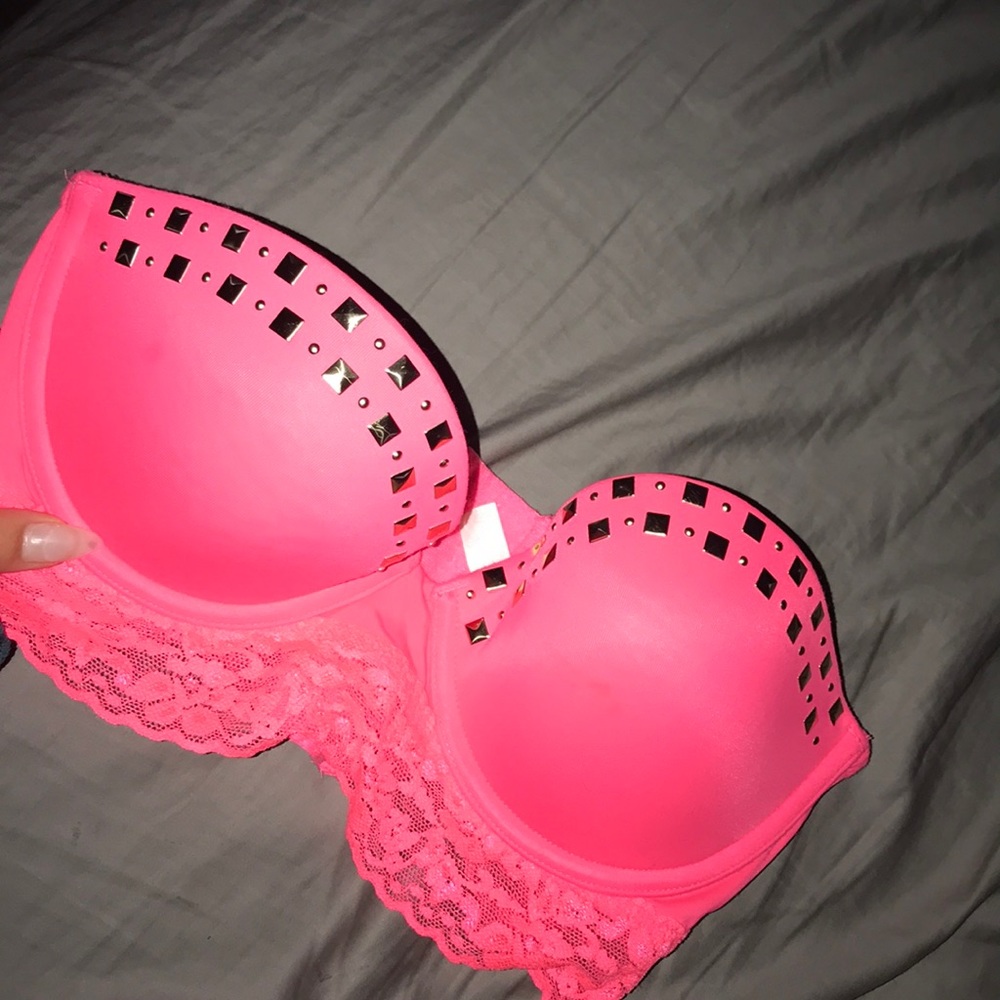 PINK BRA