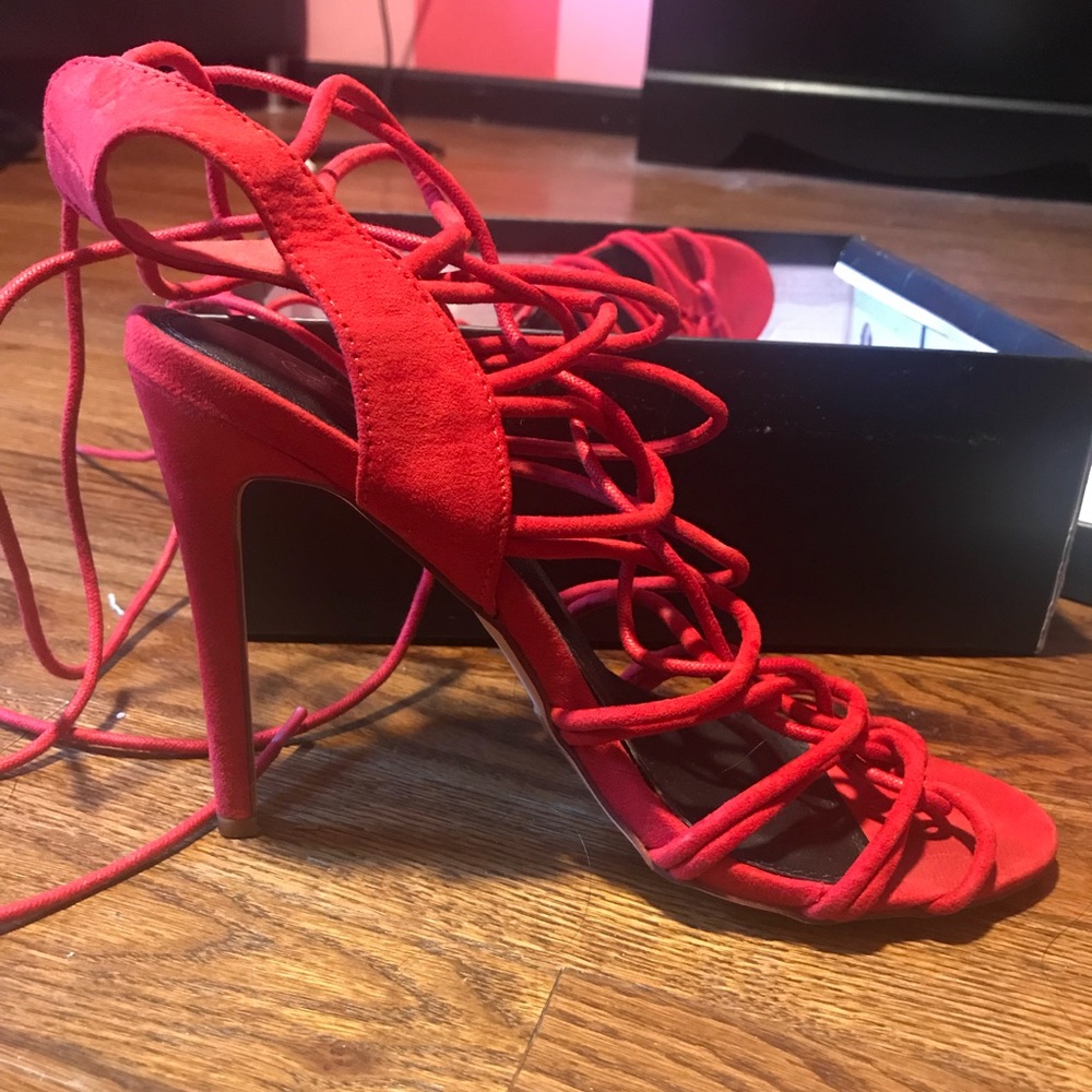 Heels - Picture 2 of 3