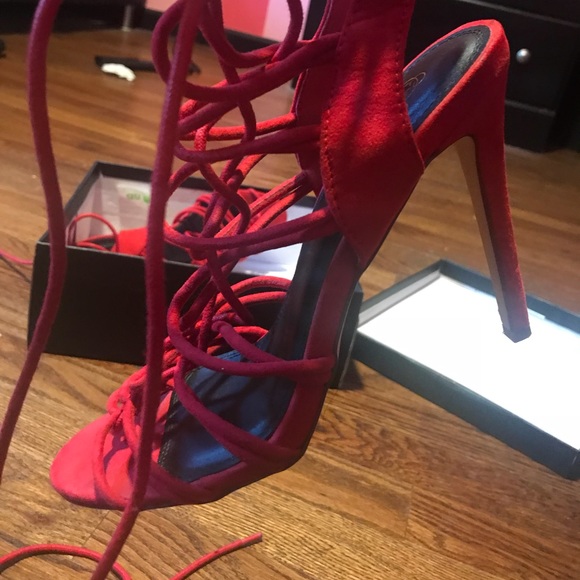 Heels - Picture 3 of 3