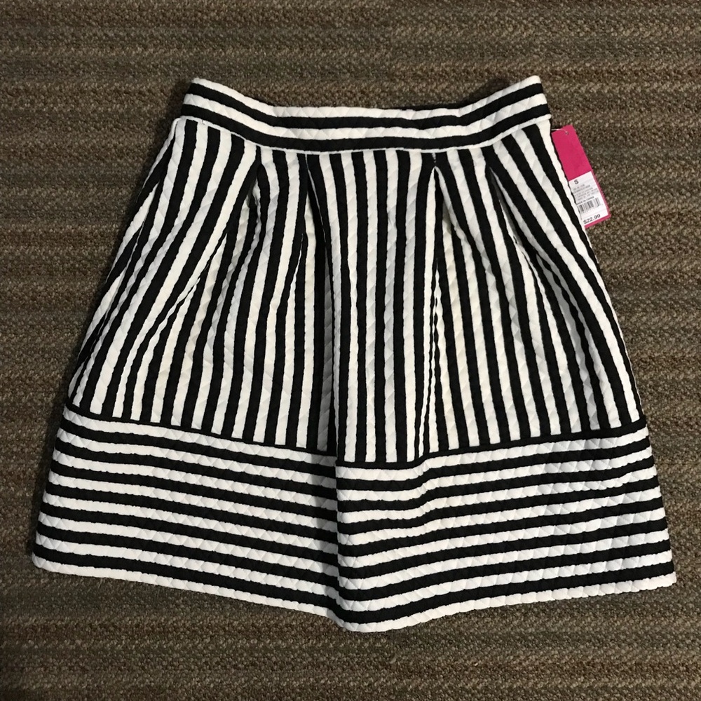 XHILARATION SKIRT