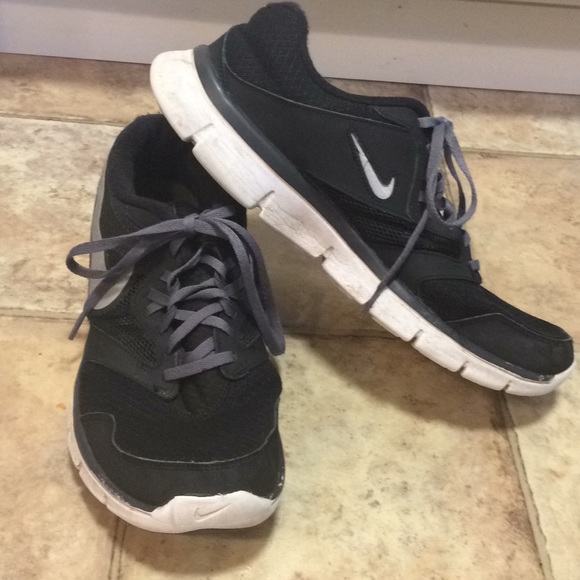 Nike men’s sneakers size 11 - Picture 1 of 8