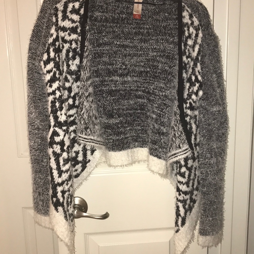 Cute fuzzy cardigan perfect for winter!!