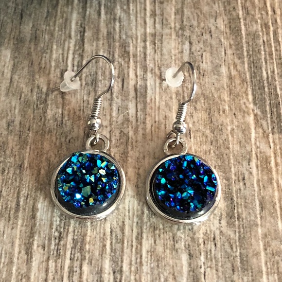 Jewelry - 🌀Gorgeous Blue Drusy Earrings