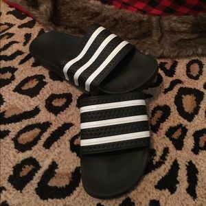 Men’s ADILETTE SLIDES used without box