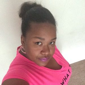 Meet your Posher, Mia