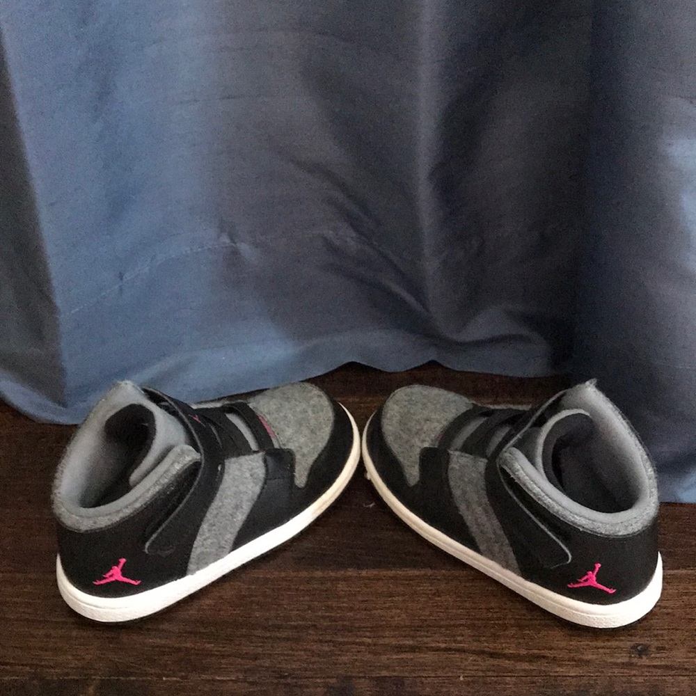 Air Jordan Girl/Toddler Sneakers - Stylish!!