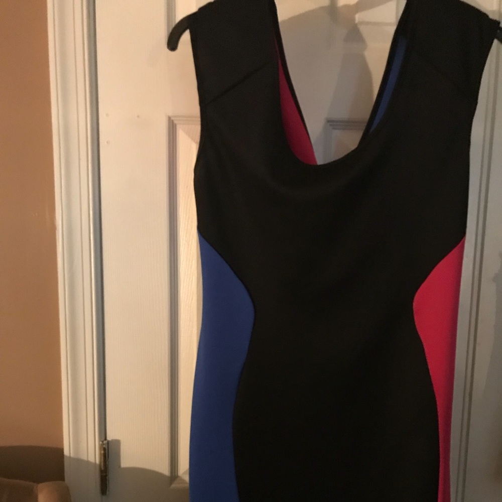2x color blocked dress