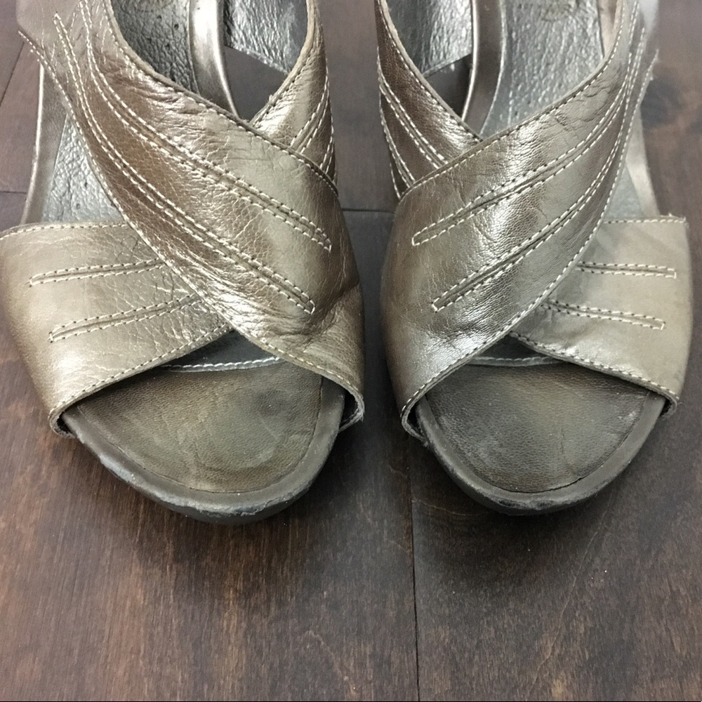 Clark’s Pewter Sandals - Picture 7 of 8