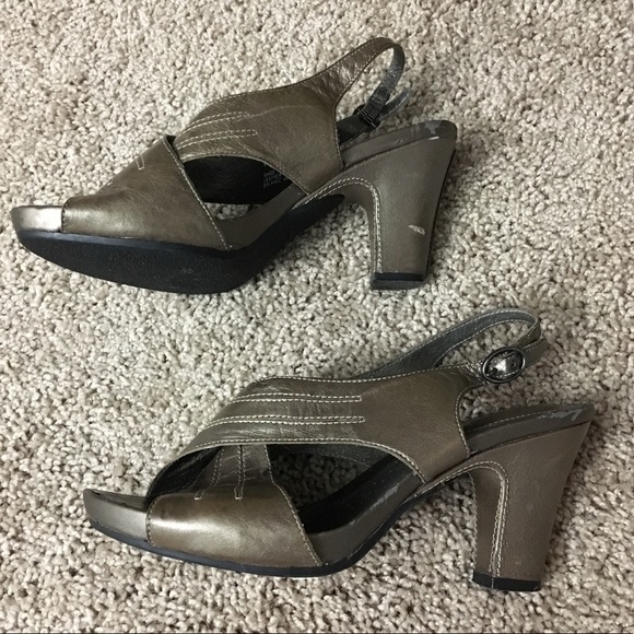 Clark’s Pewter Sandals - Picture 4 of 8