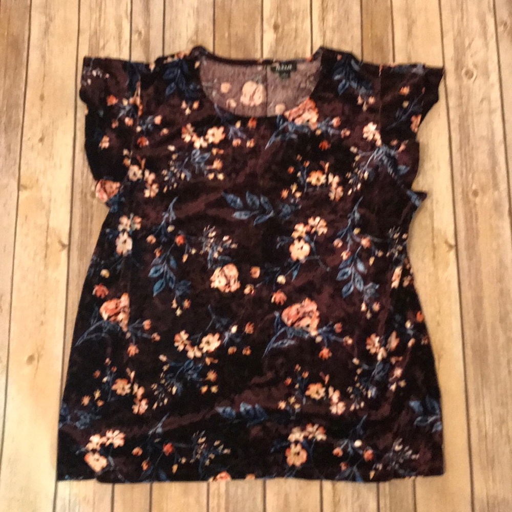 Floral velvet short sleeve top