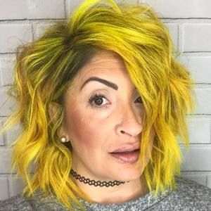 Meet your Posher, Angela