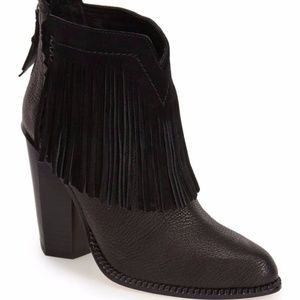 8.5 Cynthia Vincent Fringe leather booties