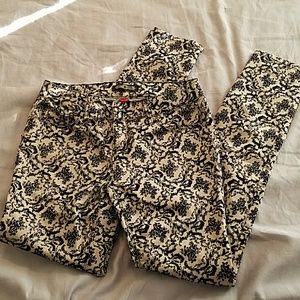 Black and tan Jean pant