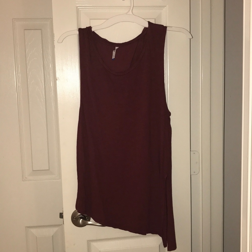 Cute tank that is split on one end