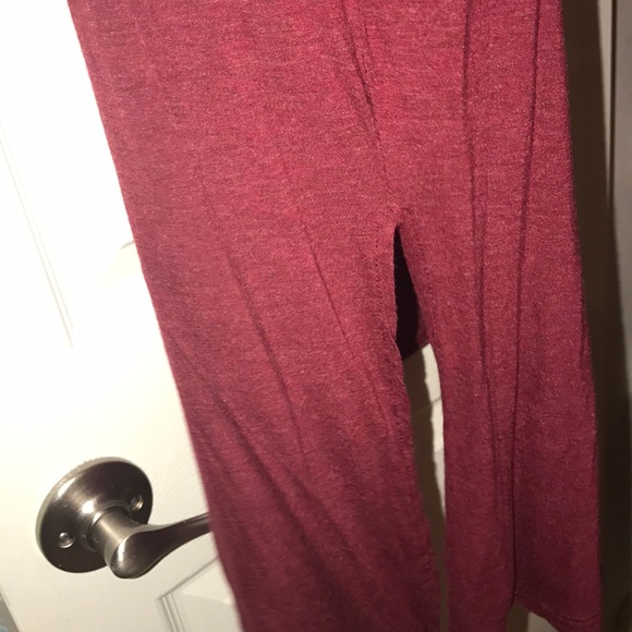 Cute tank that is split on one end - Picture 4 of 4