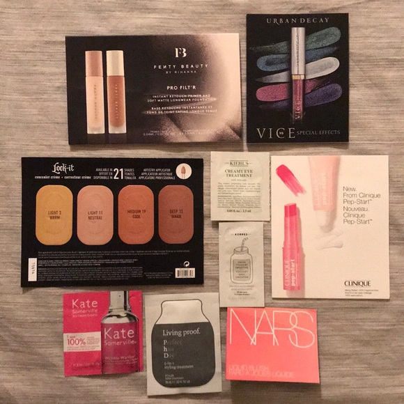 Sephora Other - Sephora Deluxe 9 Samples + Festive Beauty Bag