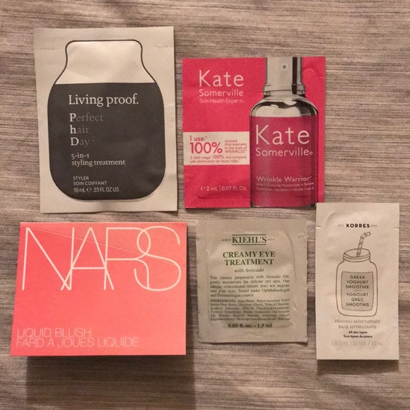 Sephora Deluxe 9 Samples + Festive Beauty Bag - Picture 3 of 7