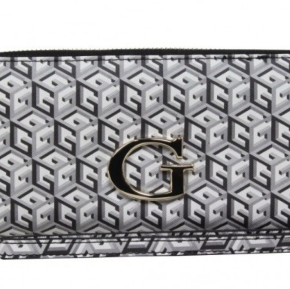 I am looking for this wallet.
