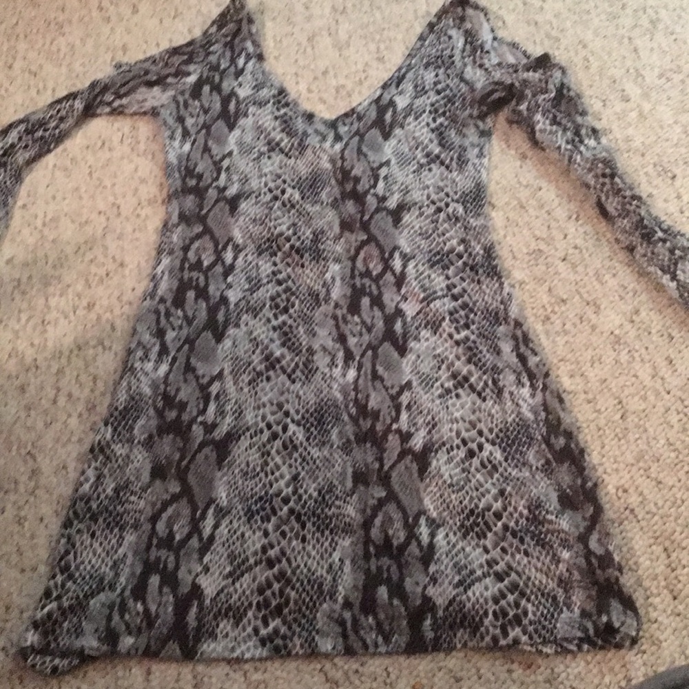 Guess long sleeve dress with shoulder cut outs