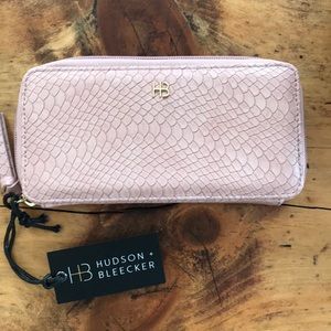 hudson and bleecker Bags - Hudson & Bleecker Bonjour Smartphone Wallet hudson and bleecker Bags - Hudson & Bleecker Bonjour Smartphone Wallet