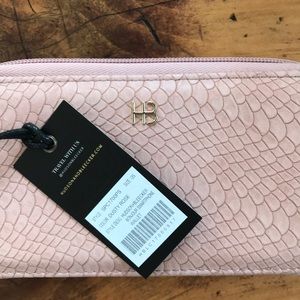 hudson and bleecker Bags - Hudson & Bleecker Bonjour Smartphone Wallet hudson and bleecker Bags - Hudson & Bleecker Bonjour Smartphone Wallet