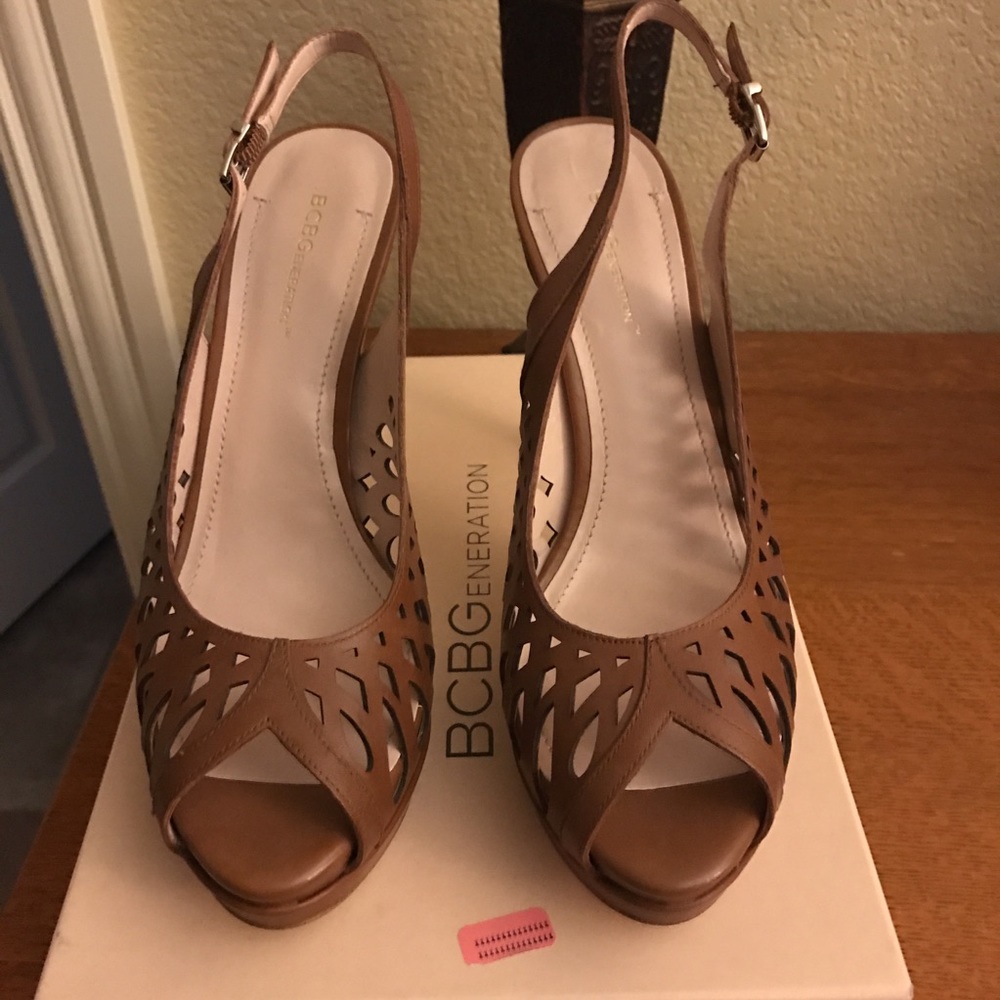 Sz 9.5 brown heels