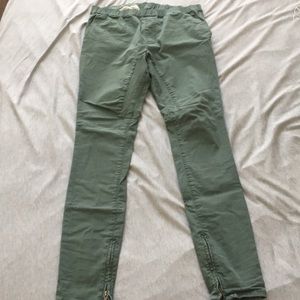 Joggers w/ zippers at the ankles