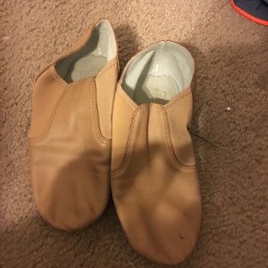 Size 8 tan flat dance shoes