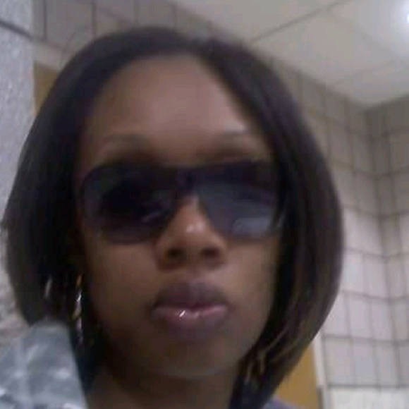 Meet your Posher, Shakita - Picture 1 of 1