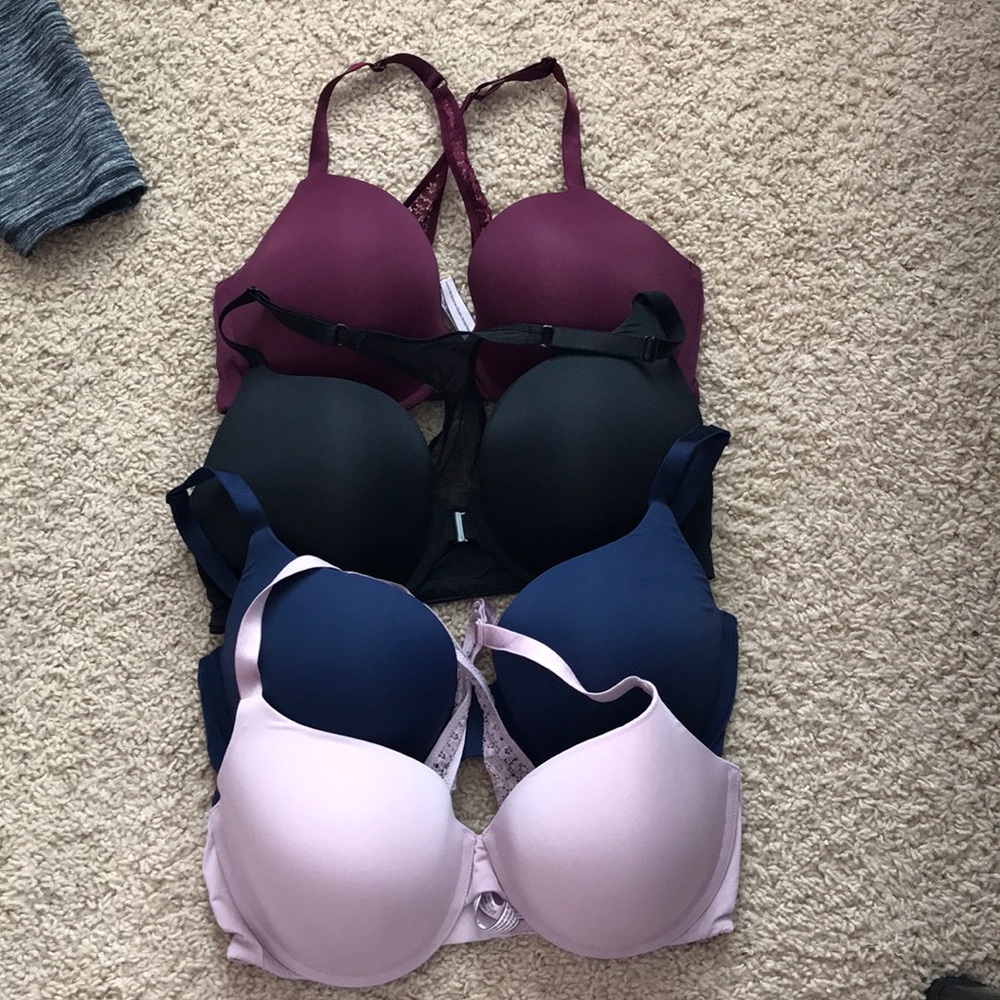 4 Victoria’s Secret Bras