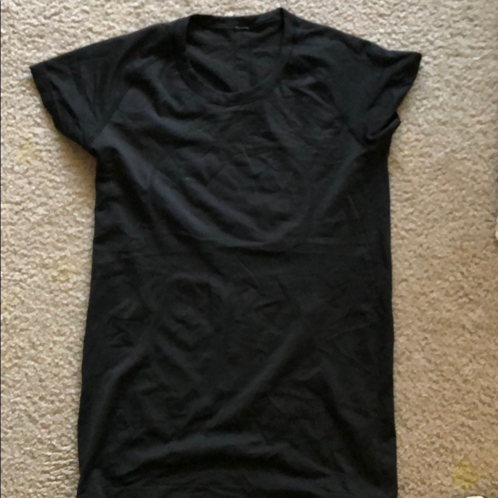 Lululemon short sleeve shirt