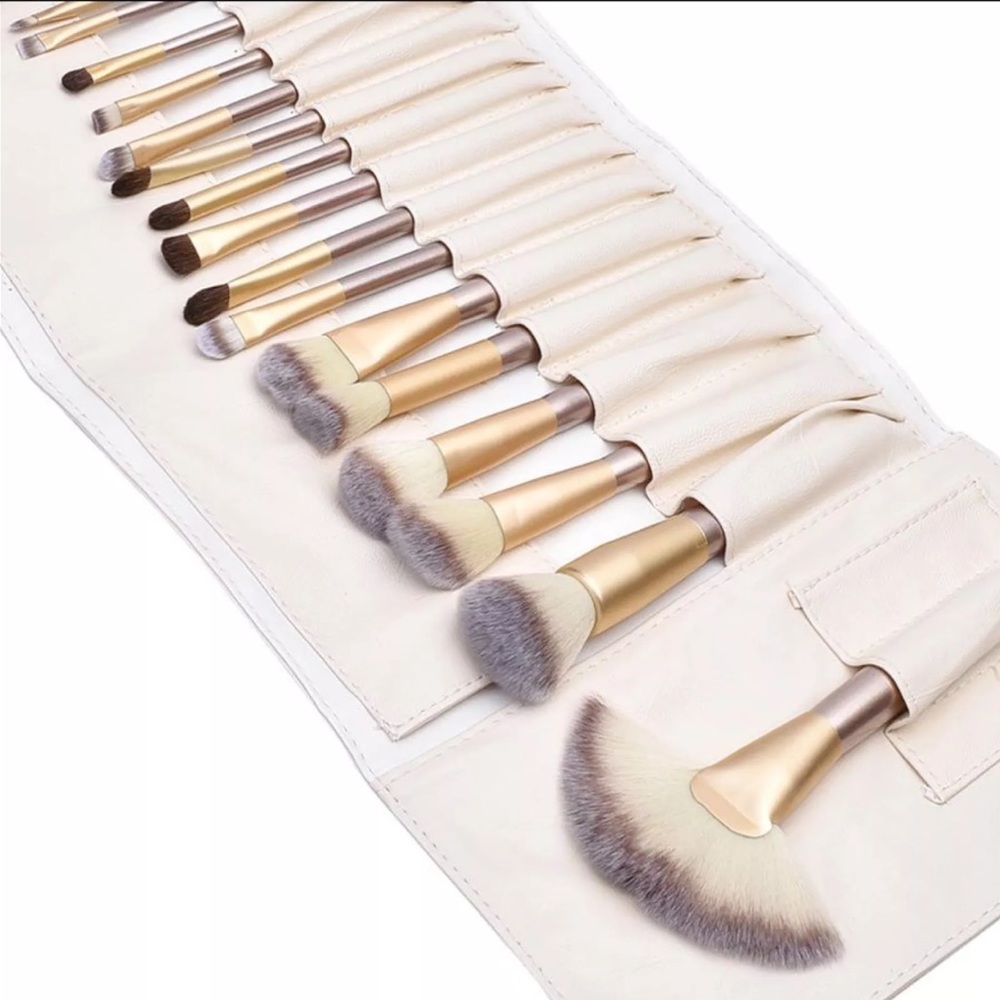 New 24pcs Makeup Brush With Pouch