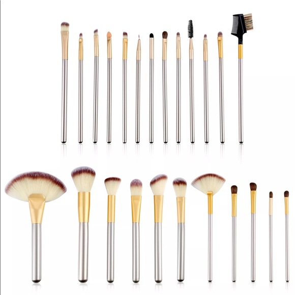 New 24pcs Makeup Brush With Pouch - Picture 3 of 4