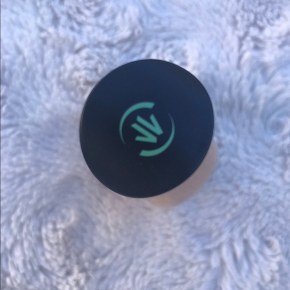 NWT VINCENT LONGO DEWY FINISH FOUNDATION - Picture 4 of 6