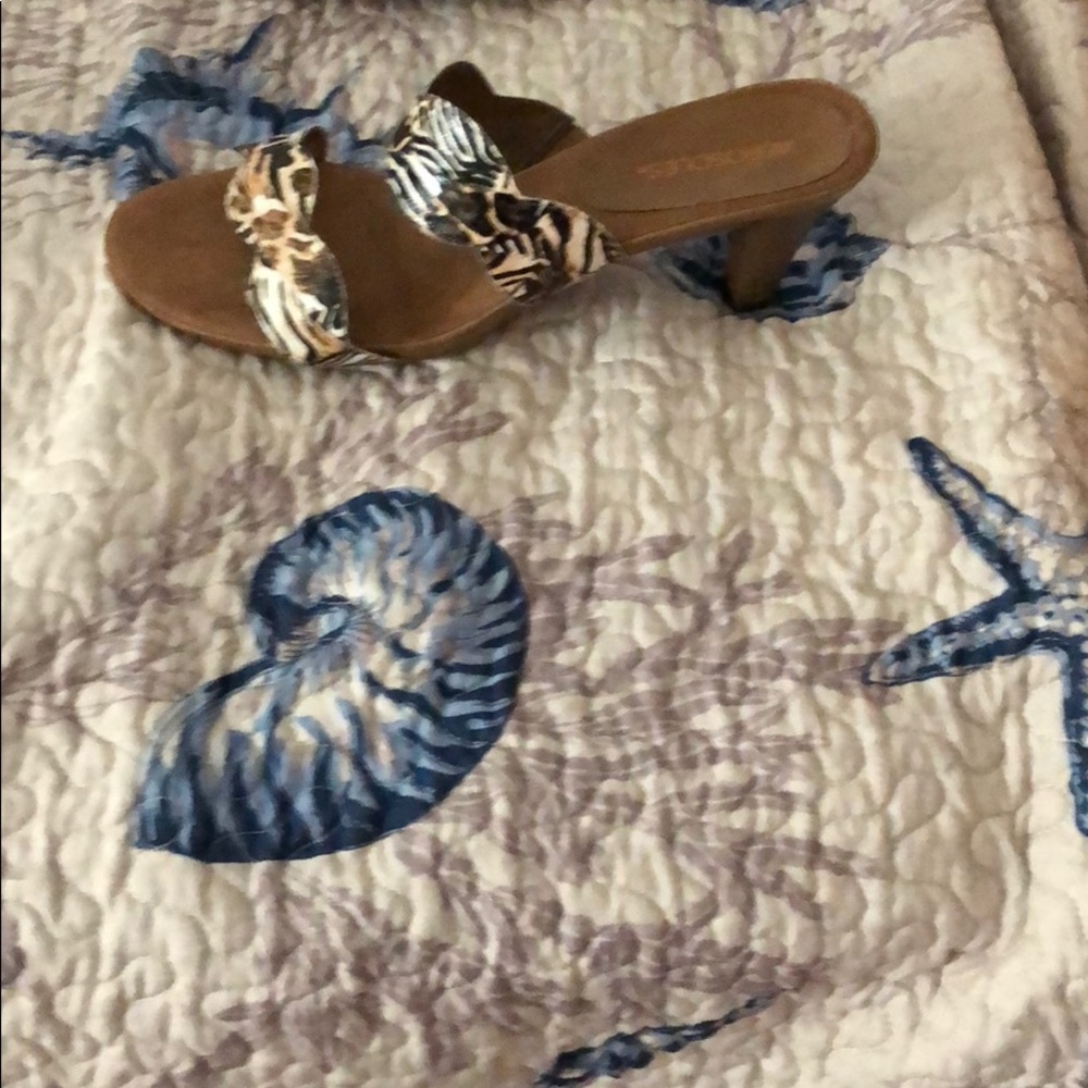 Kitten heeled sandals