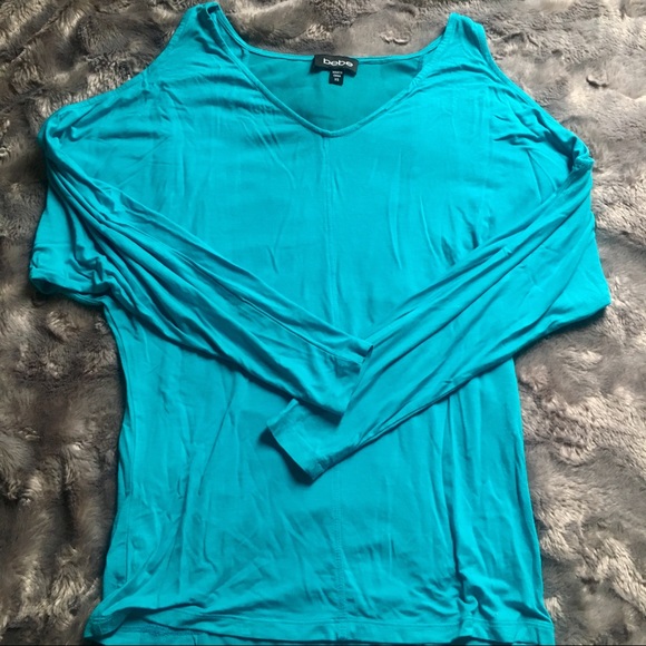 Bebe Cutout Shoulder Top - Picture 2 of 5