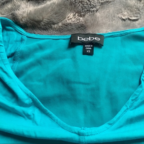 Bebe Cutout Shoulder Top - Picture 4 of 5