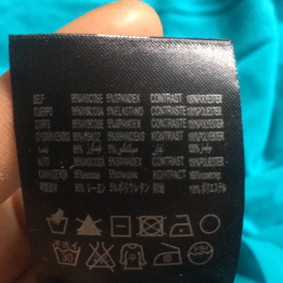 Bebe Cutout Shoulder Top - Picture 5 of 5