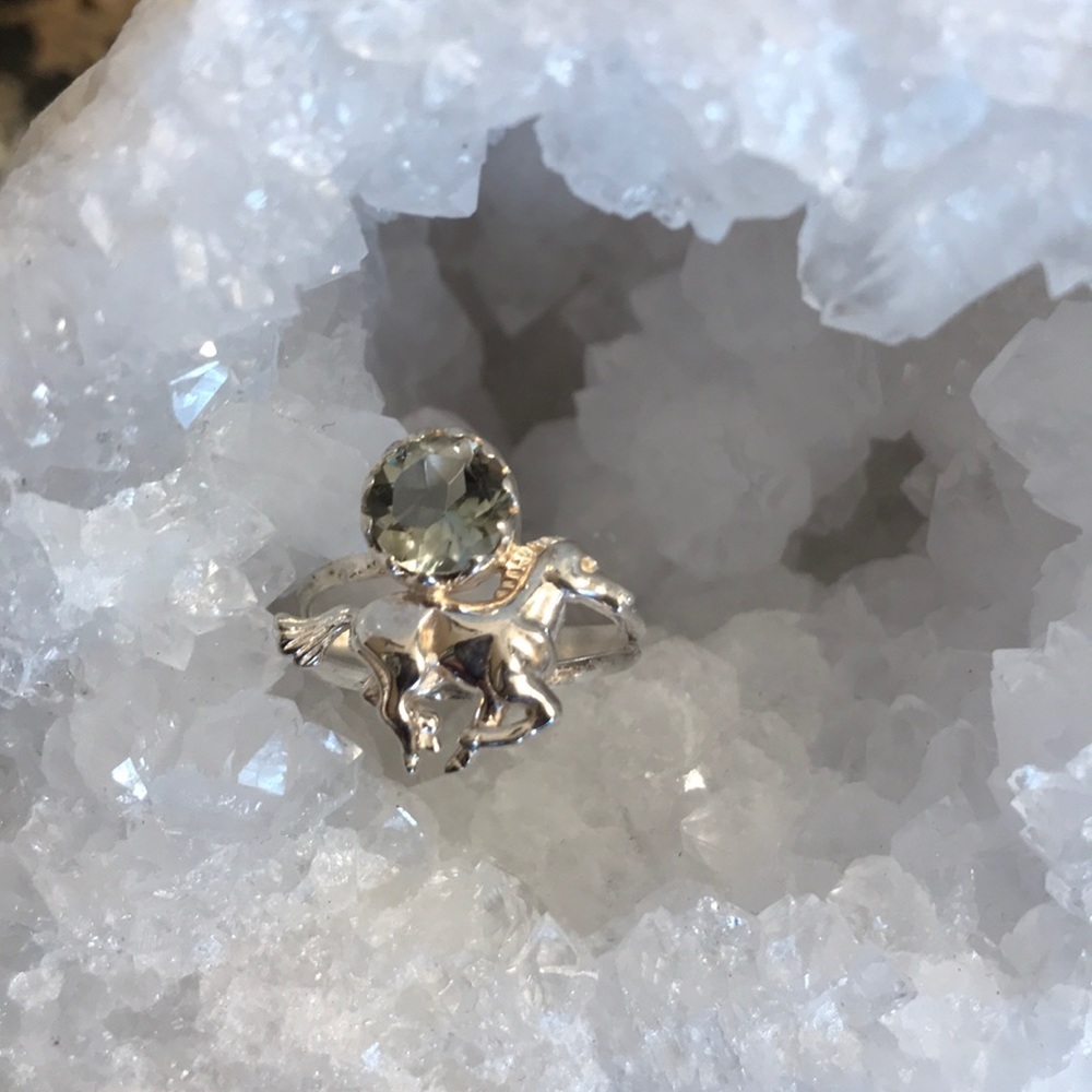 STERLING SILVER HORSE RING W/GENUINE AQUAMARINE